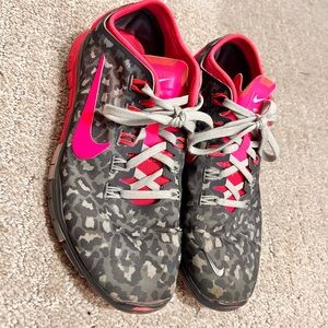 Nike Women's Black and Pink Patterned Sneakers